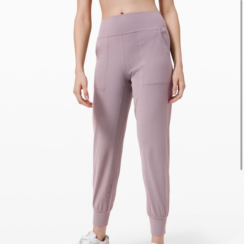 Never worn size 10 lululemon align joggers!!